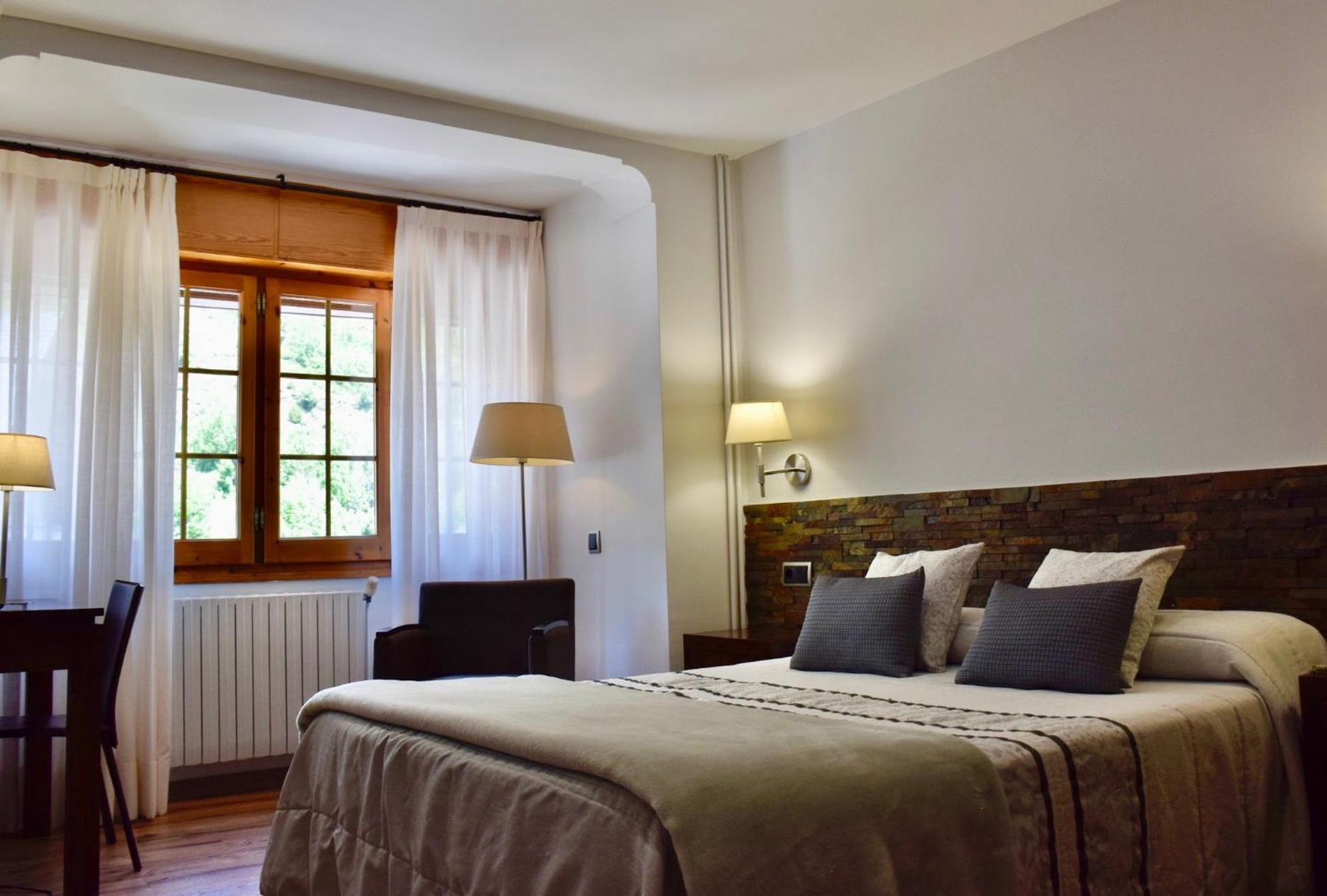 Hotel L'Auet Ериявал Екстериор снимка